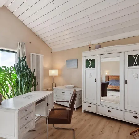 Lovely In Am Salzhaff With Kitchen